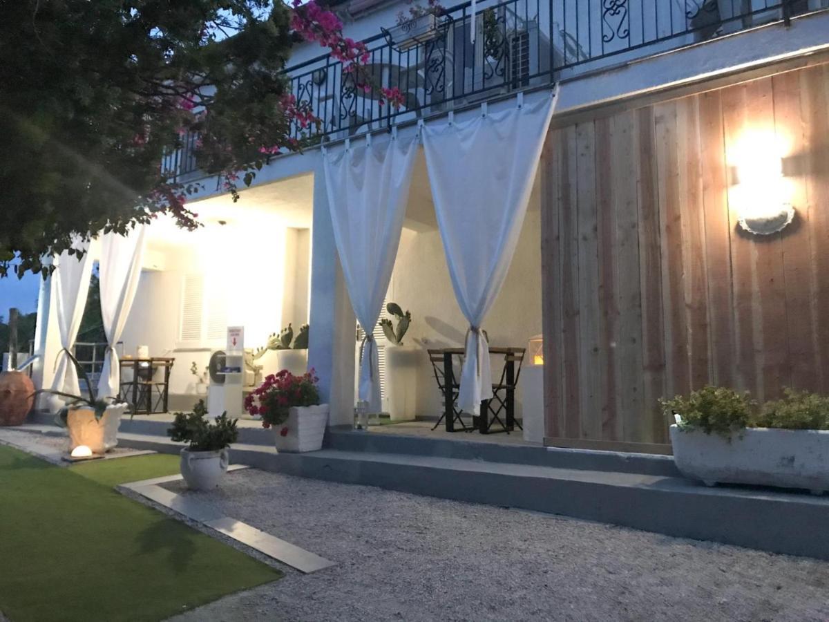Villa Rosa อากรอโปลี ภายนอก รูปภาพ